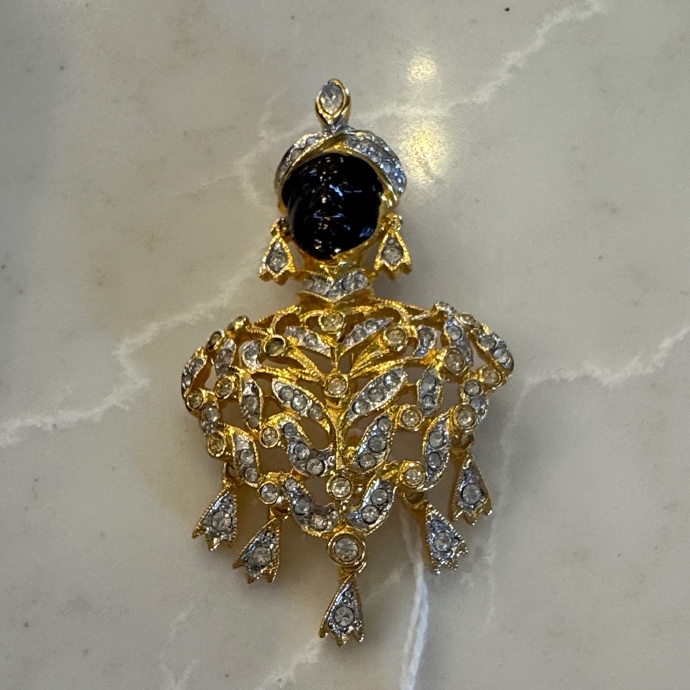 Elegant Gold and Rhinestone Pendant